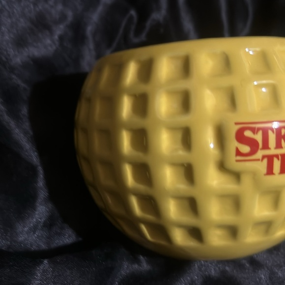 Stranger Things Butter & Maple Syrup Waffle Mug (New) - Picture 3 of 10